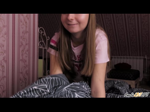 ❤️ ಬ್ಲಾಂಡಿ ತನ್ನ BFF ಅನ್ನು ಆಳವಾಗಿ ಹೀರುತ್ತಾಳೆ ಮತ್ತು ಅವಳ ಬಾಯಿಯಲ್ಲಿ ಕಮ್ ಪಡೆಯುತ್ತಾಳೆ ❤️ ಪೋರ್ನೋ ನಮ್ಮಲ್ಲಿ ❌